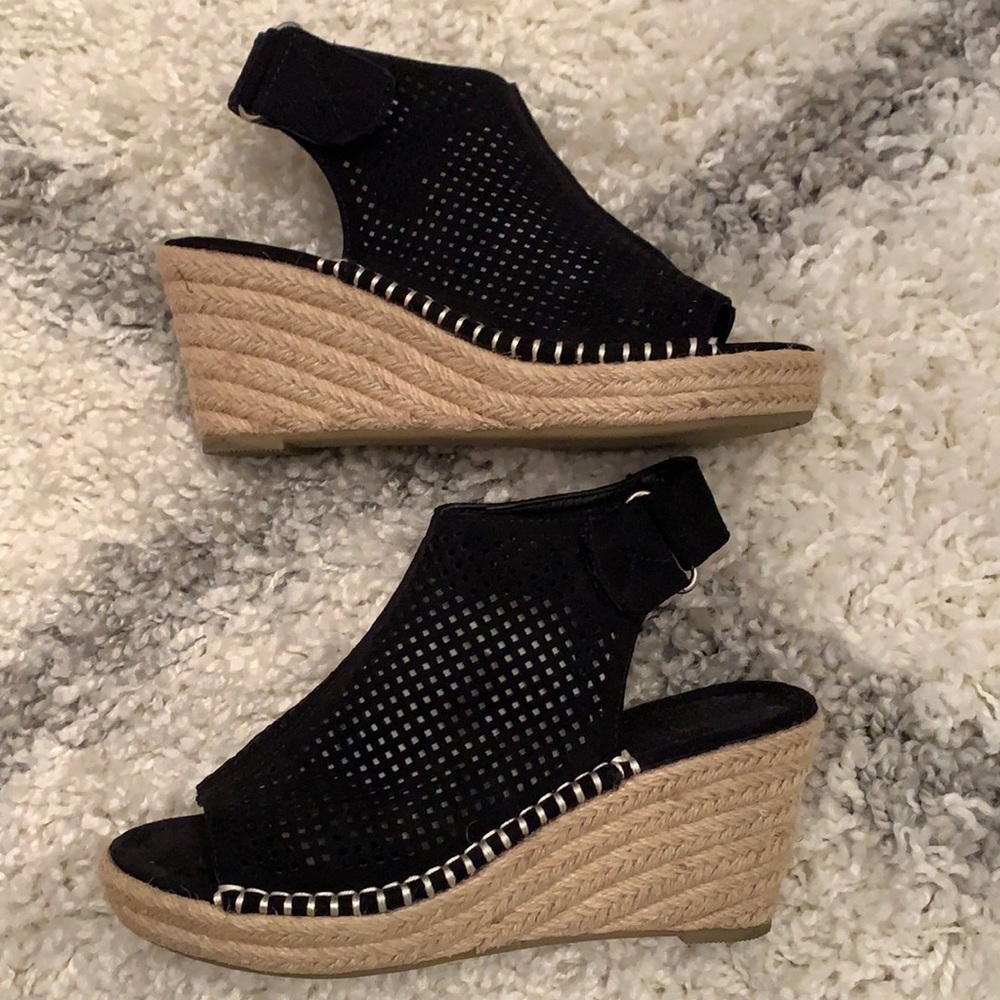Daisy Fuentes Black Wedge Shoe
